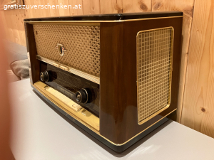 Alter Philips Röhrenradio / Vintage-Radio – funktionstüchtig