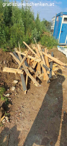 Altholz, Brennholz, Paletten. Abzuholen in 8041 Liebenau