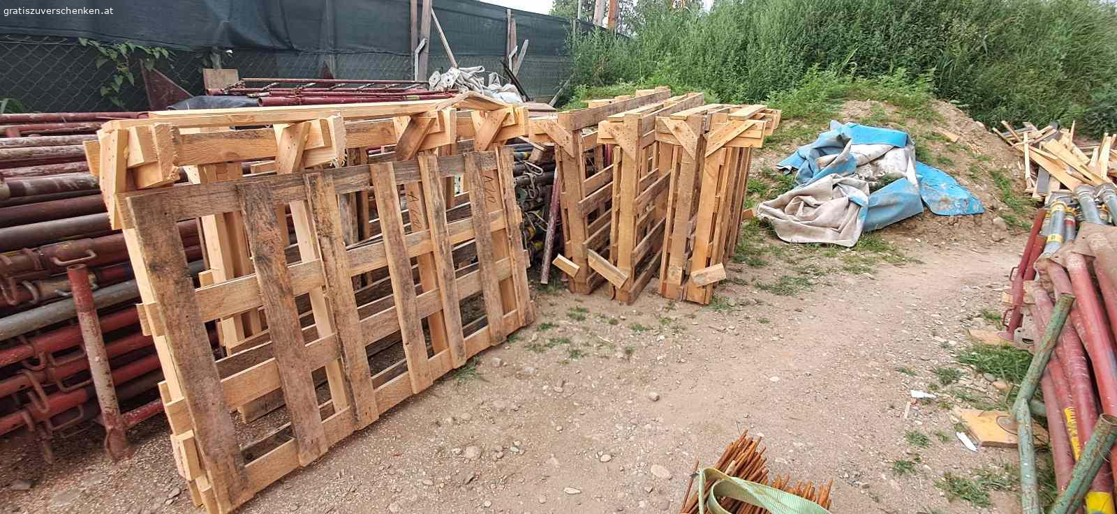 Altholz, Brennholz, Paletten. Abzuholen in 8041 Liebenau