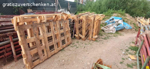 Altholz, Brennholz, Paletten. Abzuholen in 8041 Liebenau