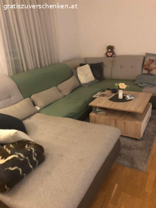 Cauch. Verschenke cauch gegen selbstabholung .
Breite 363x178cm ,mit bettfunktion ca.7jahre alt.
Optische Gebrauchsspuren sonst ok.
Termin in ca.2-3 wochen