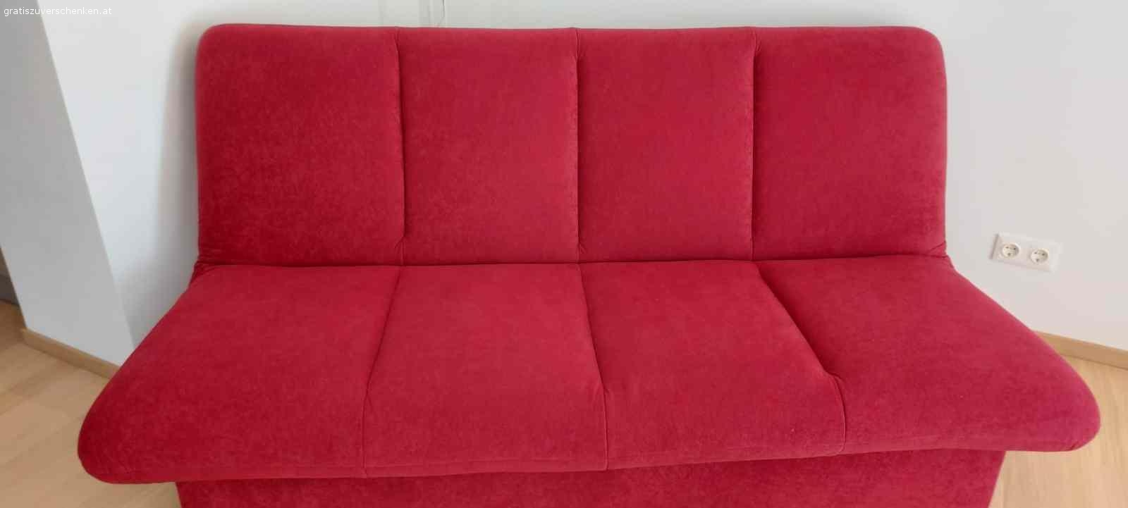 Couch mit Bettfunktion. Sehr gut erhaltende und hochwertige Couch mit praktischer Bettfunktion und viel Stauraum. Bezug Fleckenfrei und super gepflegt.
Abmessungen:
Couch Breite 185 cm, Tiefe 95 cm, Sitztiefe 65 cm, Höhe mit Lehne 55 cm
Liegefläche 125x185 cm
Aufgrund von Wohnungsräumung und Platzmangel zu verschenken.