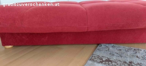 Couch mit Bettfunktion. Sehr gut erhaltende und hochwertige Couch mit praktischer Bettfunktion und viel Stauraum. Bezug Fleckenfrei und super gepflegt.
Abmessungen:
Couch Breite 185 cm, Tiefe 95 cm, Sitztiefe 65 cm, Höhe mit Lehne 55 cm
Liegefläche 125x185 cm
Aufgrund von Wohnungsräumung und Platzmangel zu verschenken.
