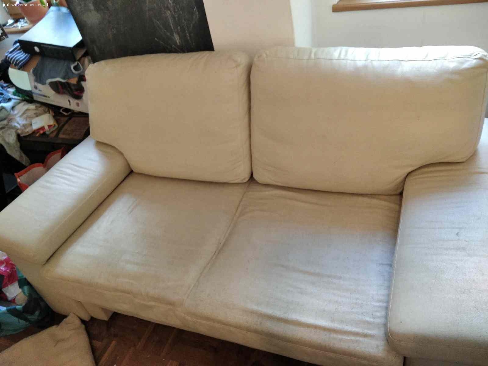Couch mit schlaffunktion gratis. Couch mit schlaffunktion, doppelte Bett, sehr gemütlich ( sowohl die Couch als auch das Bett). Kunstleder. Wegen Umzug im Ausland gratis aufzugeben.