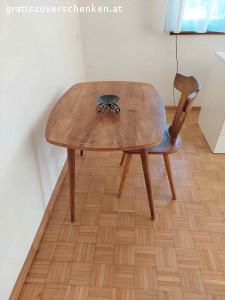 Diverse Möbel. Diverse Möbel und Küche inkl. Kühlschrank und Backofen zu verschenken