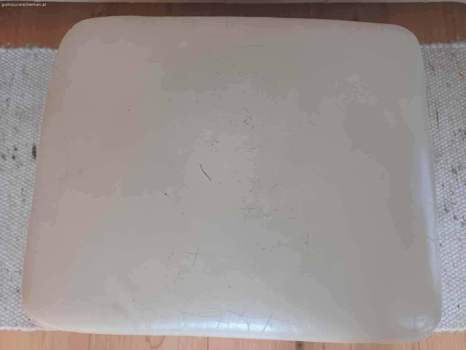 Echtleder-Sofa beige. SOFA: 190cm lang, 90cm tief, 94cm hoch
FUẞBANK: 50x60cm

SELBSTABHOLUNG in Diesendorf (3243, Melk, NÖ)