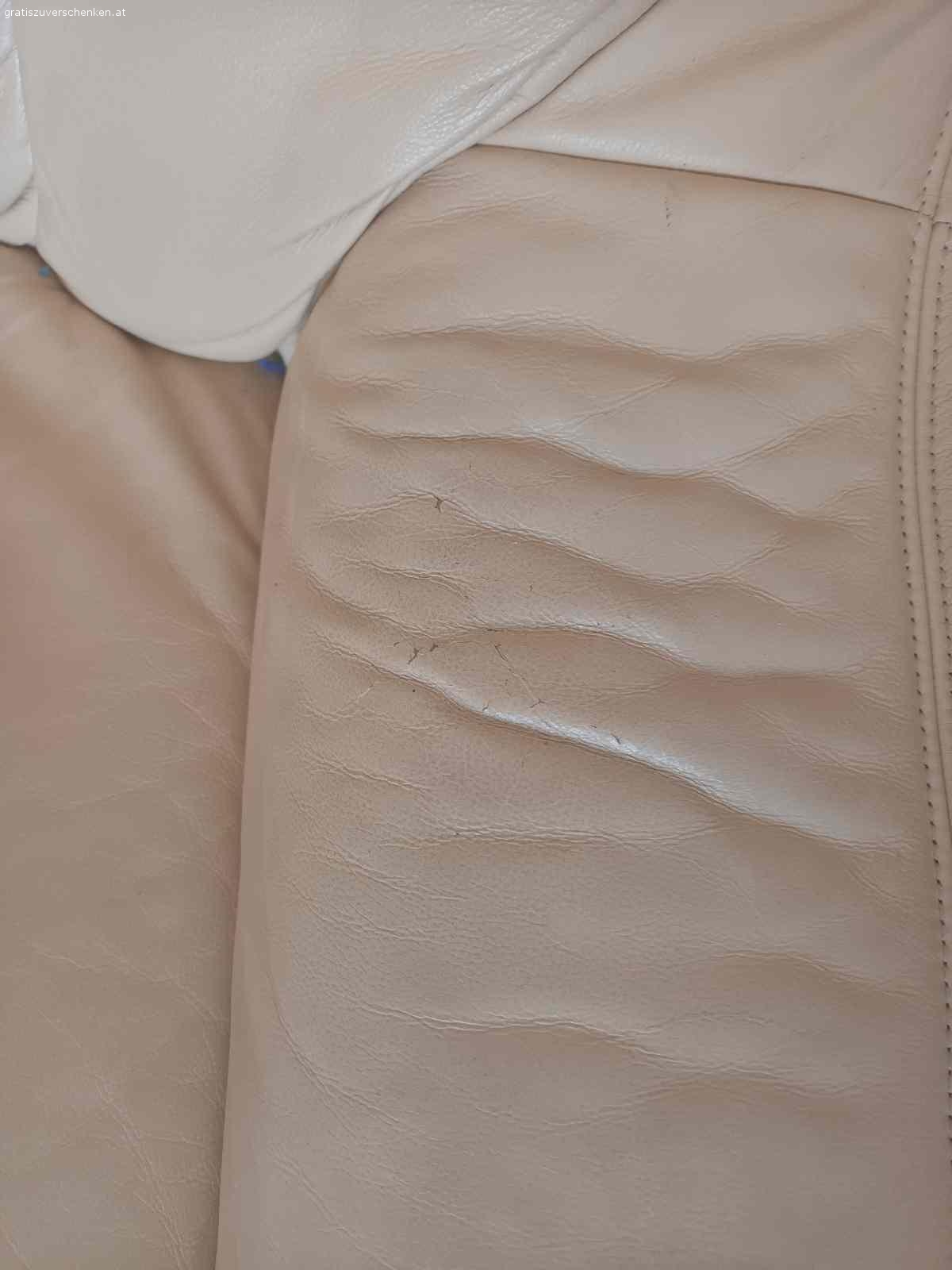 Echtleder-Sofa beige. SOFA: 190cm lang, 90cm tief, 94cm hoch
FUẞBANK: 50x60cm

SELBSTABHOLUNG in Diesendorf (3243, Melk, NÖ)