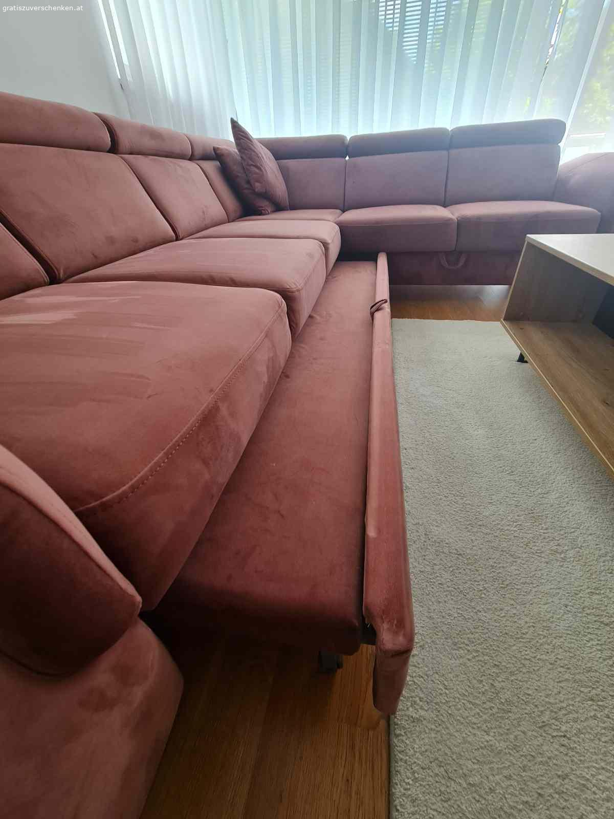 Ecksofa. Ecksofa 245x215

Vor 1,5 Jahren gekauft. Gute Zustand.

Zu verschenken, da wir neue Möbel gekauft haben.



Selbstabholung.

Abholbereit: ab sofort.



Schüttdorf