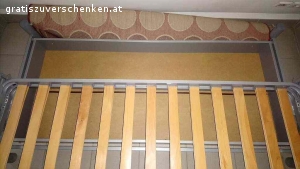 Gestell / Metallrahmen für Bettsofa Beddinge von Ikea. mit Stauraum / Bettkasten, OHNE MATRATZE.

Einige Jahre alt, aber selten zusammen geklappt, die ganze Zeit als Doppelbett benutzt.

Dieses Produkt wird von IKEA nicht mehr angeboten. Matratze Nyhamn (von Ikea) sollte als Ersatz gut sein.

Abholort: Altbau, 2. Stock ohne Lift (bis zum 5.8., 20 Uhr, können wir Hilfe von 1 Person anbieten. Später leider nicht mehr).