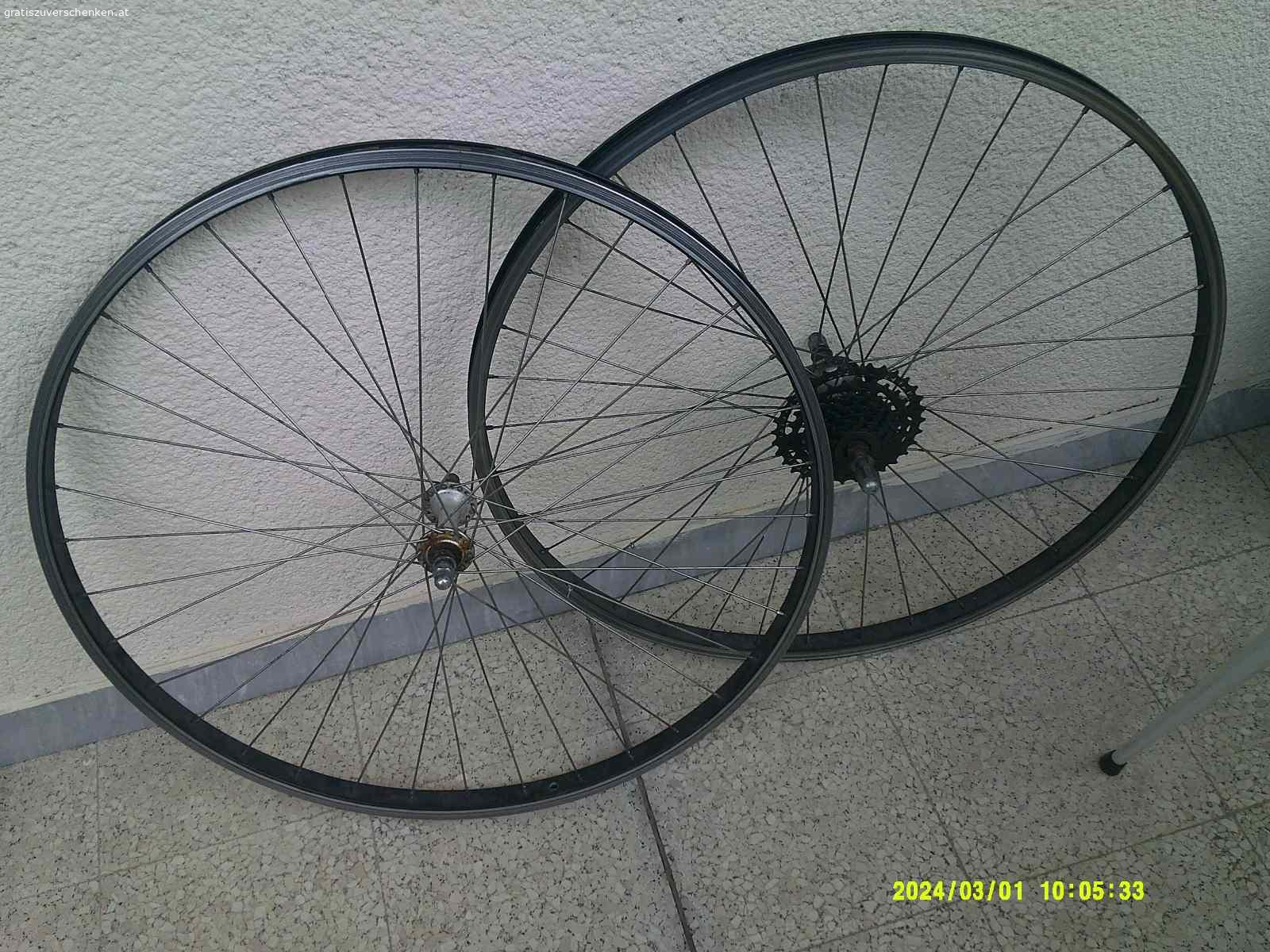 KTM  Fahrradräder. Zwei alte KTM Fahrradräder ohne Reifen, 28