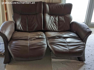 Ledercouch 2 und 3 Sitzer. Abzugeben ist eine gut erhaltene Couchgarnitur. Bei dem 2 Sitzer können Kopf- und Fußteile geklappt werden.
Abholung nach Absprache.