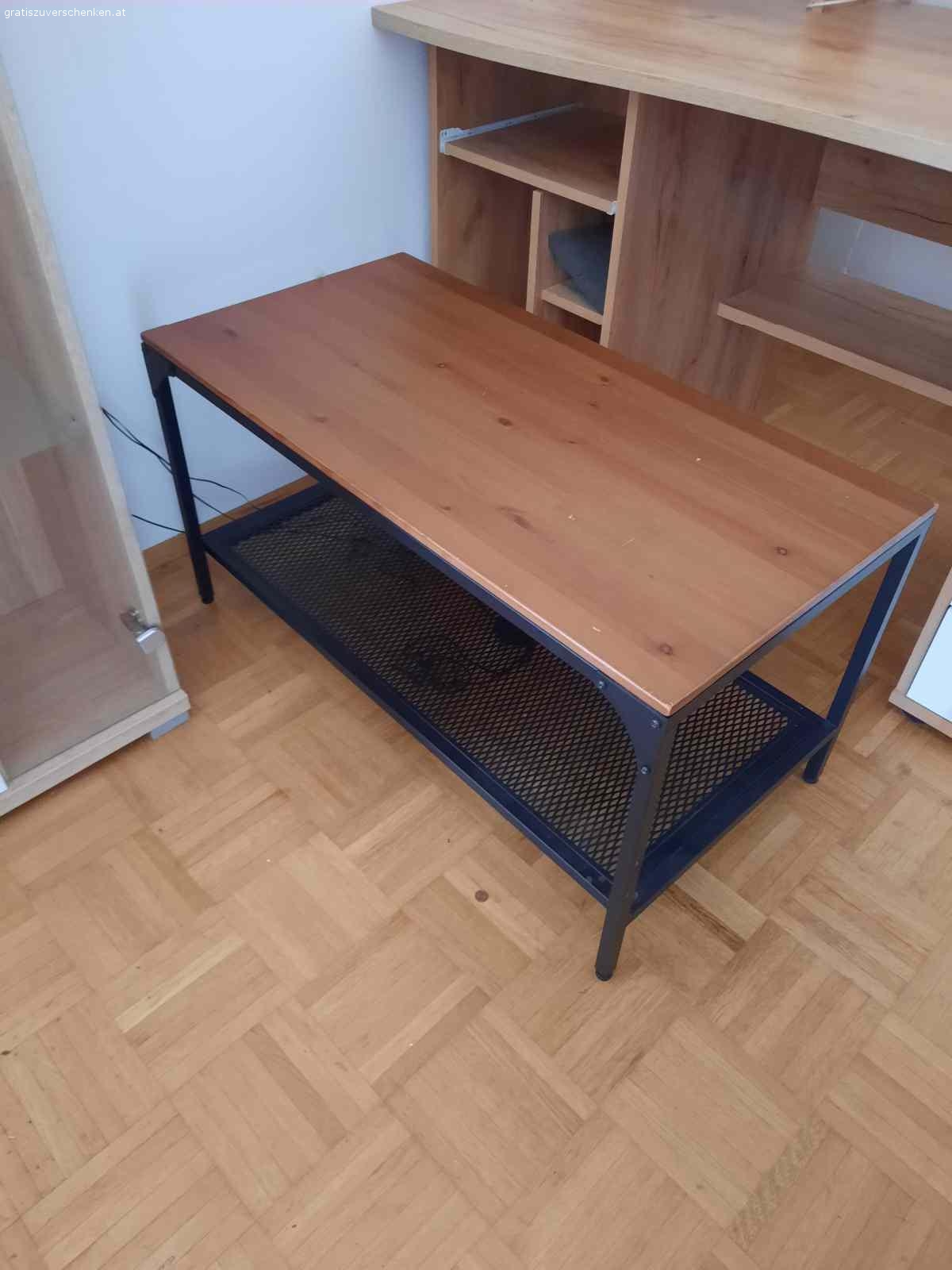 Möbel zu verschenken. Couchtisch, Schreibtisch, Vitrine, Couch, Fernsehtisch und Trennwand zu verschenken