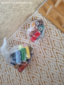 Nähdfaden verschiedene Farben
