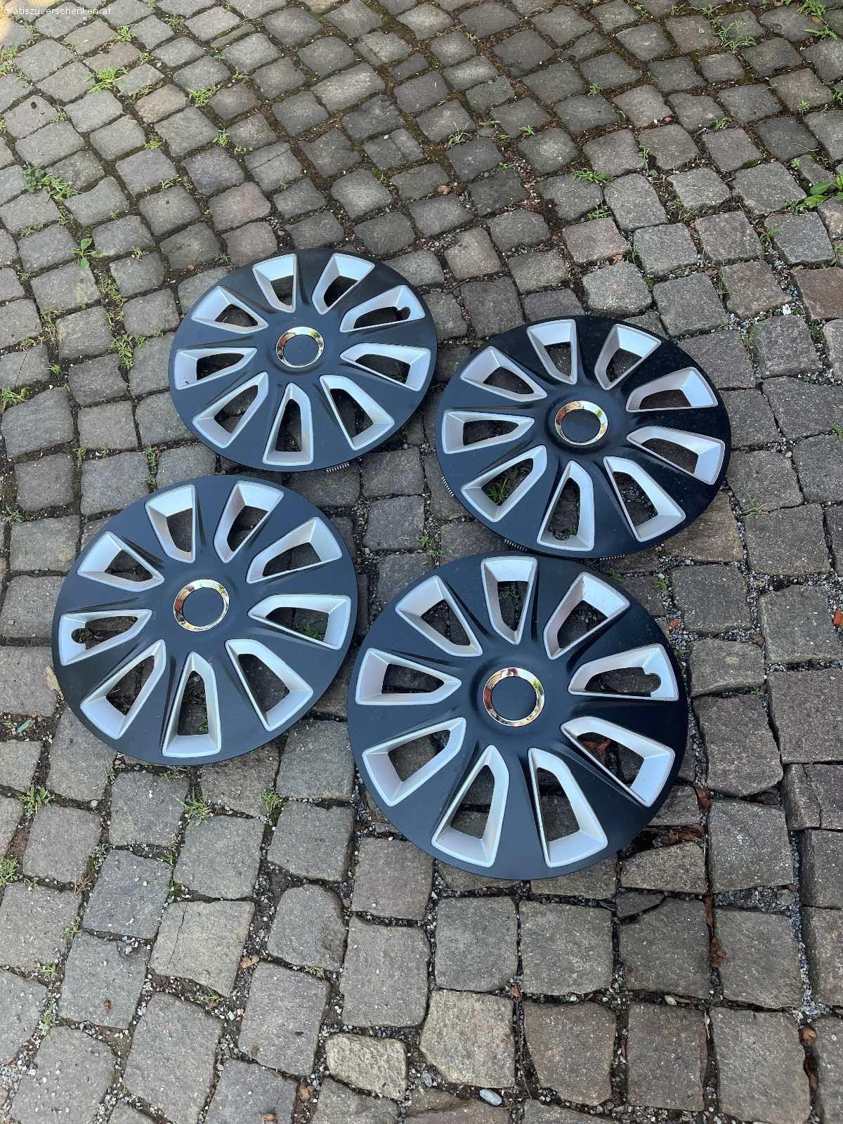 Radkappen StratosRC16 zu verschenken. Radkappen RC 16 zu verschenken