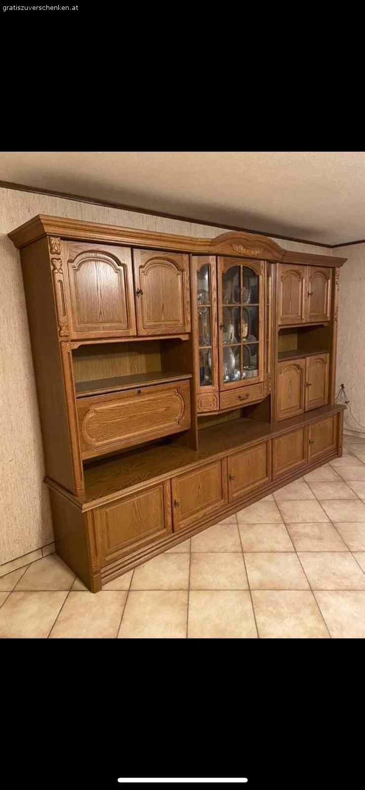 Rustikaler Wohnzimmerschrank. Abholbereit in Mönichkirchen am Wechsel