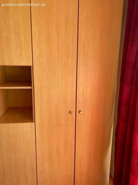 Schlafzimmerverbau. Schlafzimmer Verbau in einem einwandfreien Zustand abzugeben.
vom Tischler
446cm breit, 247 cm Hoch 60cm tief
Demontage und Selbstabholung, Aufzug vorhanden