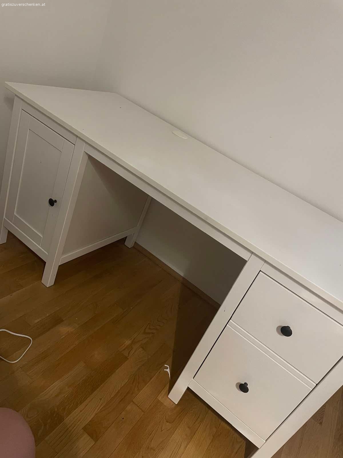 Schreibtisch. Weiß 155/65cm 
Ikea