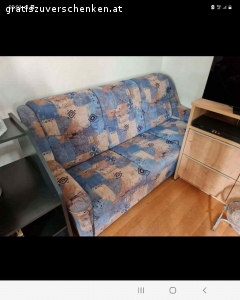 Sofa. Sofa zu verschenken,wie neu,wurde nur als Ablage verwendet....Wer möchte,es gibt auch einen Fauteul dazu,man müsste nur die Rollen erneuern...abzuholen in Wien Simmering