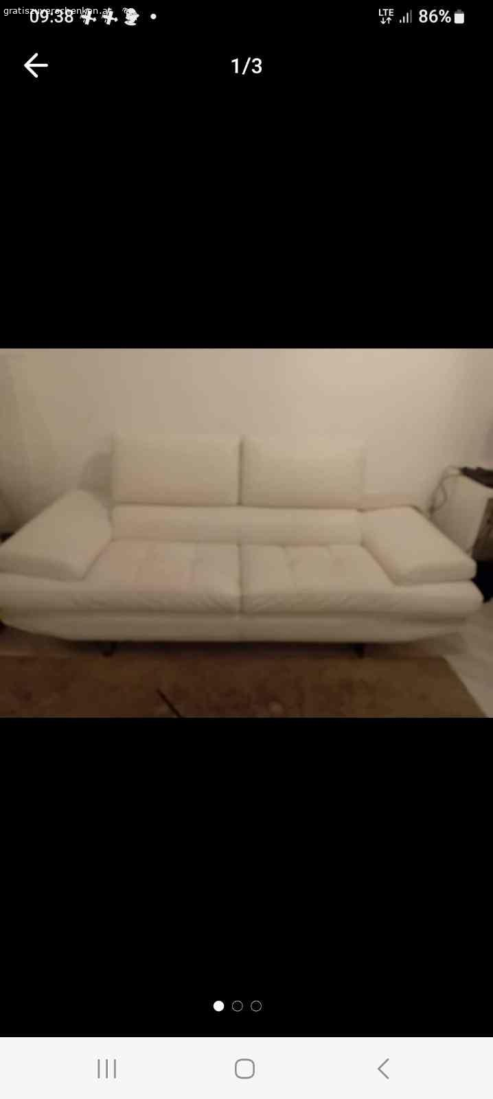Sofa. 230 cm breit 
107 cm tief