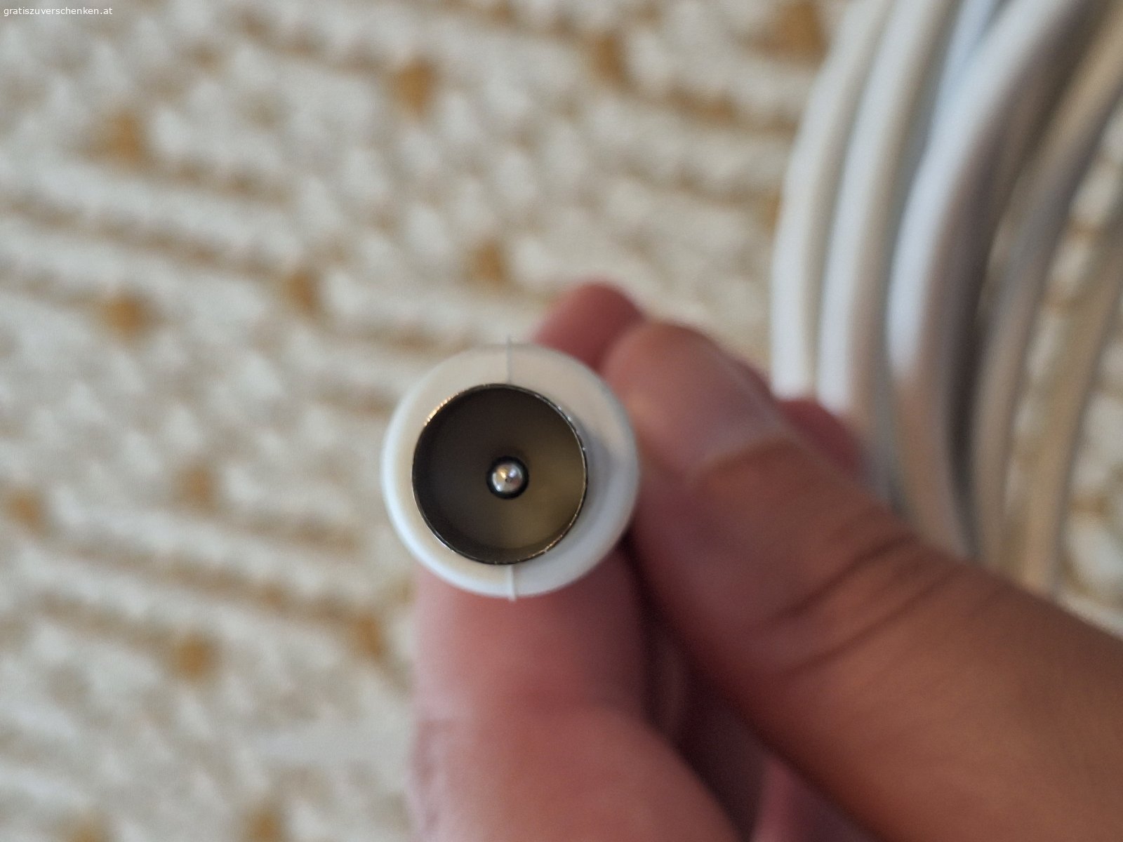 Tv Kabel. VERWENDUNG AUF EIGENE Verantwortung ...Tv Kabel zu verschenken Selbstabholung  ab sofort