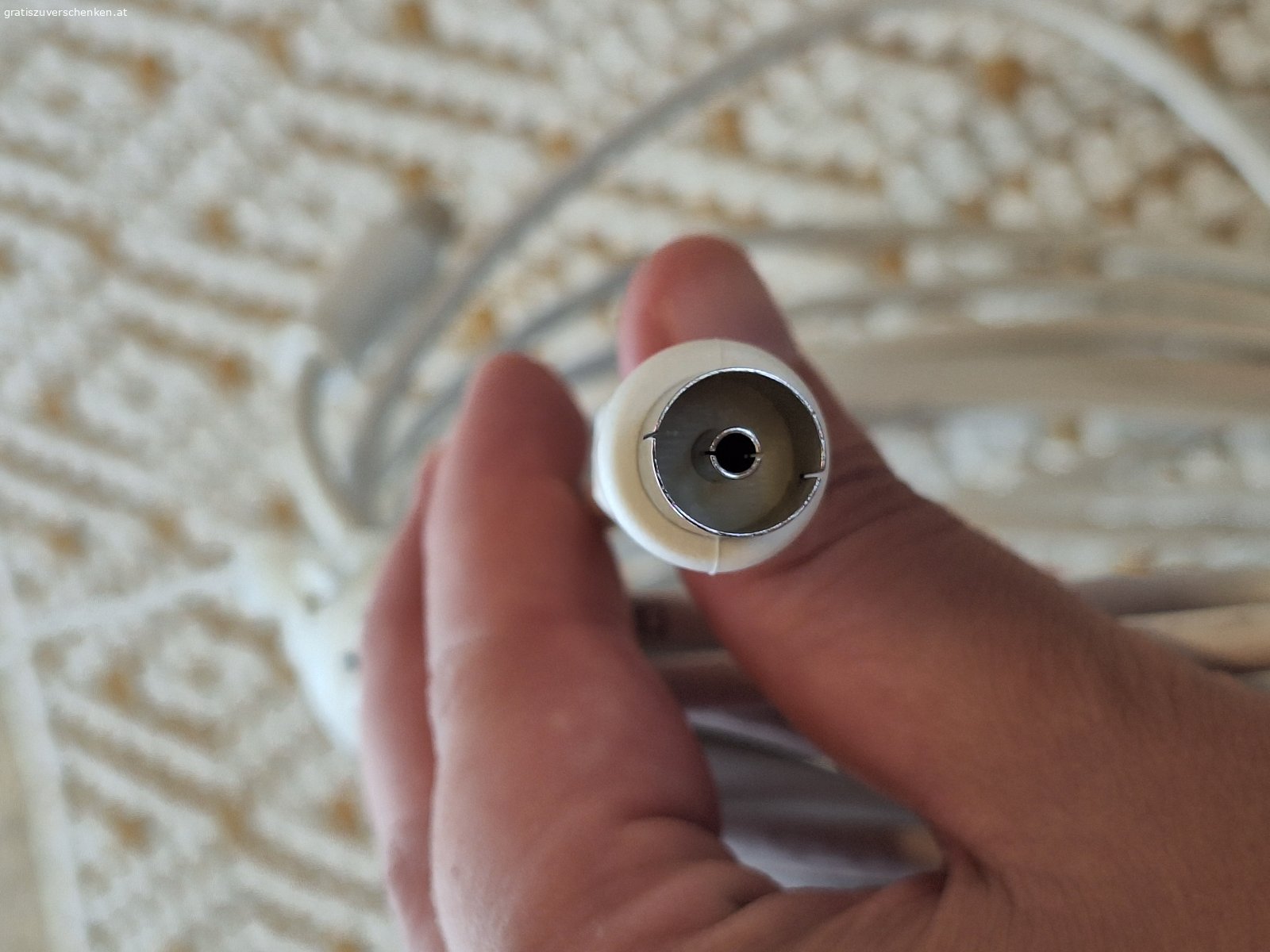 Tv Kabel. VERWENDUNG AUF EIGENE Verantwortung ...Tv Kabel zu verschenken Selbstabholung  ab sofort
