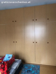 Wandverbau. Kasten/Wohnwand beige guter Zustand 3,5m Breite, 2,68 Höhe gratis abzugeben.Selbstabbau und Selbstabholung.