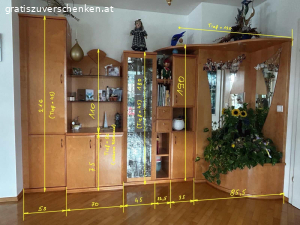 Wohn- und Esszimmer zu verschenken. Kompletter Wohnzimmerverbau, Echtholz, in Top Zustand, sowie ein Esszimmer mit Sitzbank, Esstisch und div. Schränken zu verschenken! Nur komplett abzugeben. Die Möbel sind bereits demontiert und bereit zur Abholung!