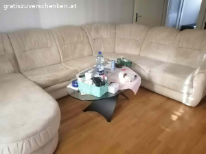 WOHNLANDSCHAFT  MIT STAUKASTEN,. Wir verschenken gratis  eine
WOHNLANDSCHAFT GARNITUR MARKE  HIMOLLA, MIT BETTFUNKTION, BETT STAUKASTEN SESSEL DAZU. GEPFLEFT UND BIS JATZT GUT ERHALTEN
WEGEN NEUAUSCHAFUNG WIRD DAS VERSCHENKT GRATIS
ABHOLBAR AB. 9.11.2923 ODER 10.11.2023
SELBSTABHOLUNG NUR
ABHOLORT 1180