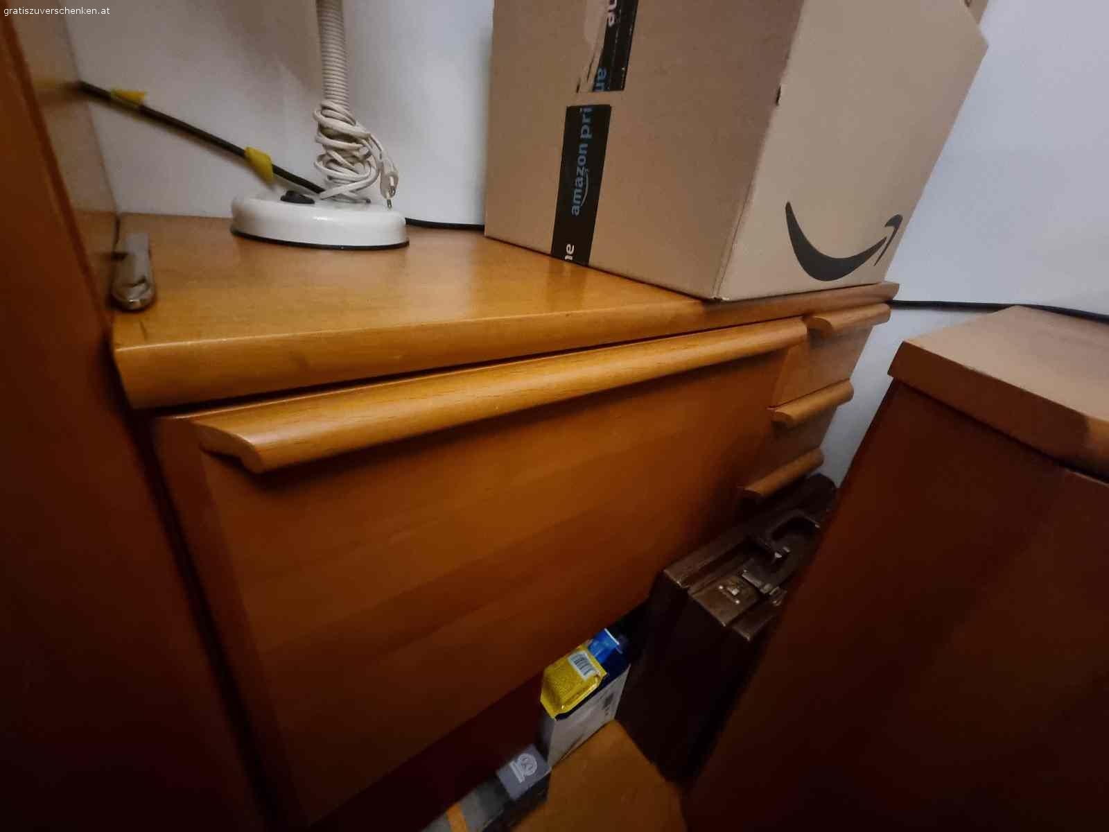 Wohnwand zu verschenken. Wegen Umzug zu verschenken