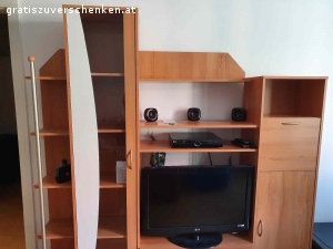 Wohnwand. Wohbwand, gebraucht, aber komplett funktionsfähig. Zum Selbstabholen.
Ohne Accessoires und Fernseher, Musikanlage

Maße: B/H/T: 195/195/37cm