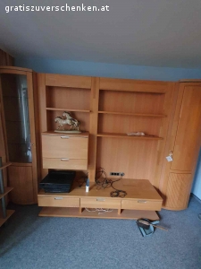 Wohnzimmer mit Tischen. Wohnzimmerwand
Computertisch
Esstisch Holz Höhe verstellbar
Klapptisch und Luster